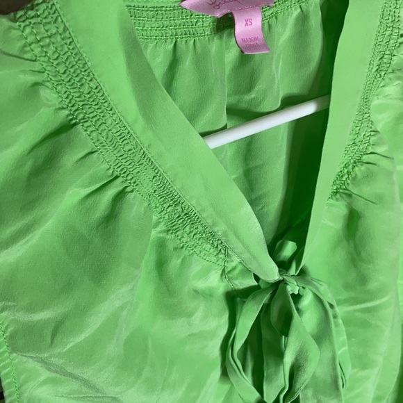 Lilly Pulitzer Silky Top - Picture 4 of 4
